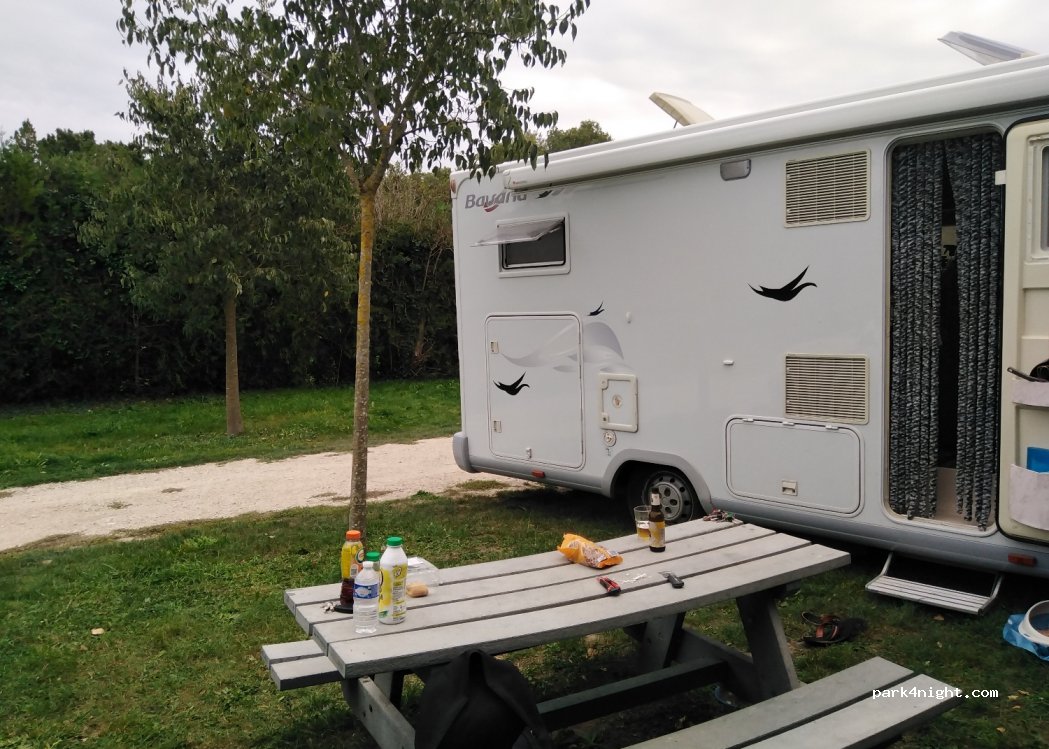 (84170) Monteux - 1100 Chemin de la Ribière — foto 5