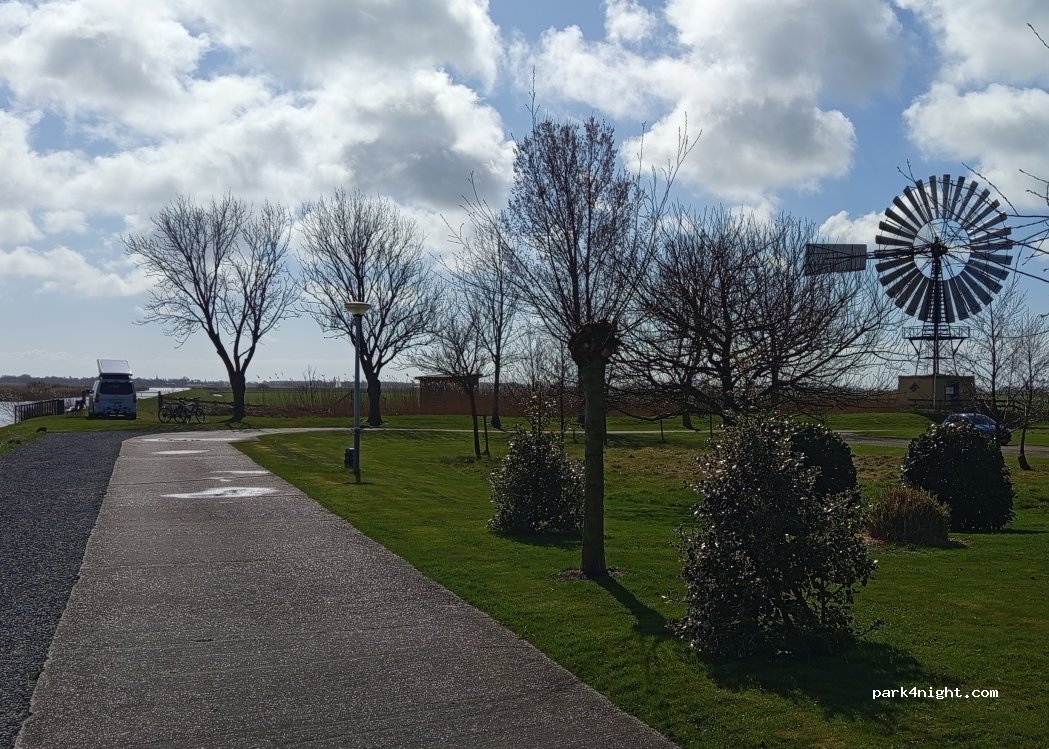De kleine camperplaats Molkwerum — foto 5