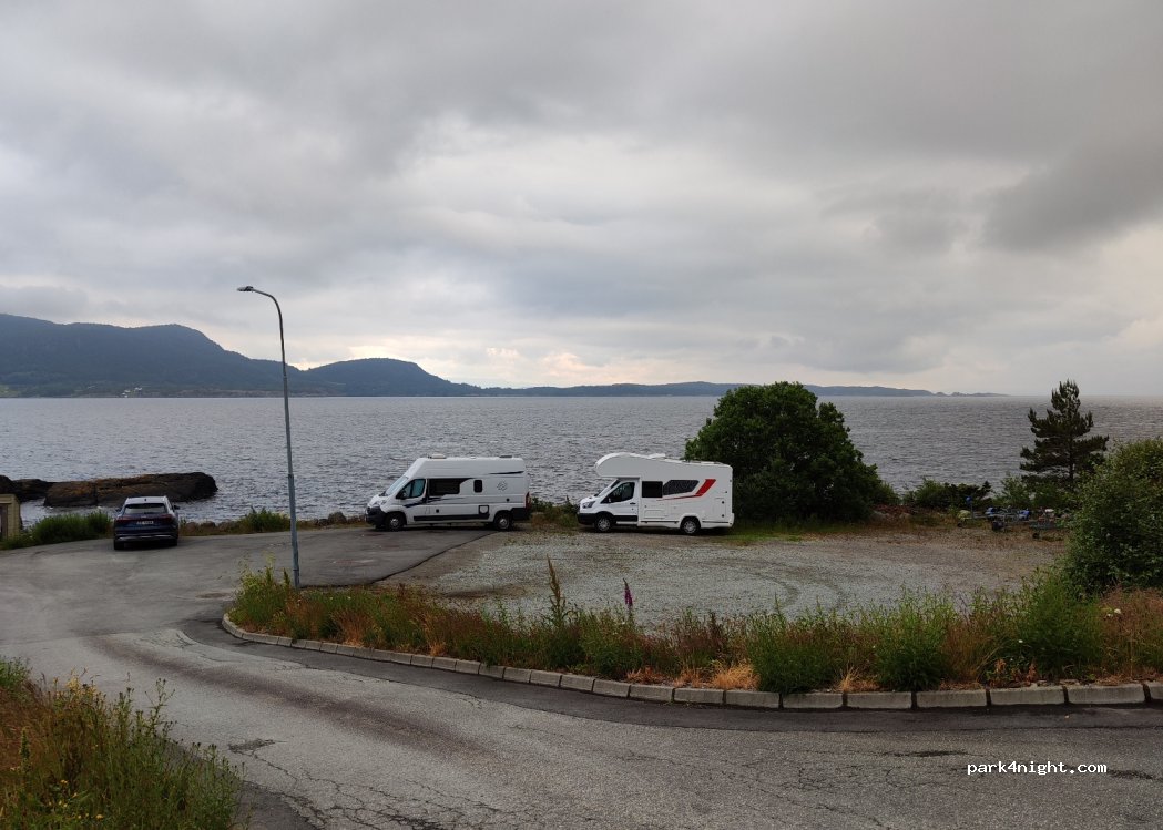 Bobilpark Herviksfjorden — foto 3