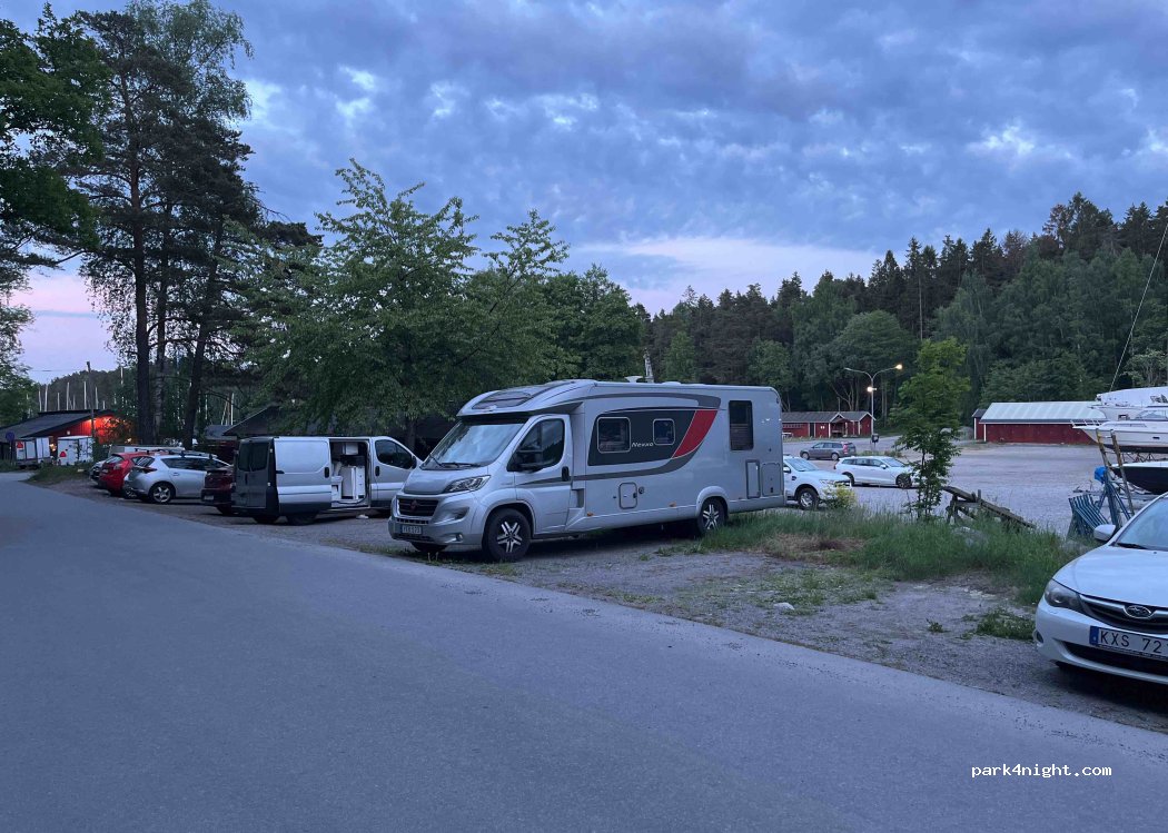(181 47) Lidingö - 10 Bosö hamnväg — foto