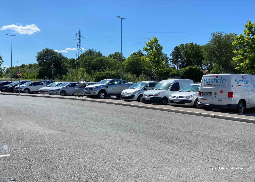 (84120) Pertuis - 113 Rue Notre Dame — foto