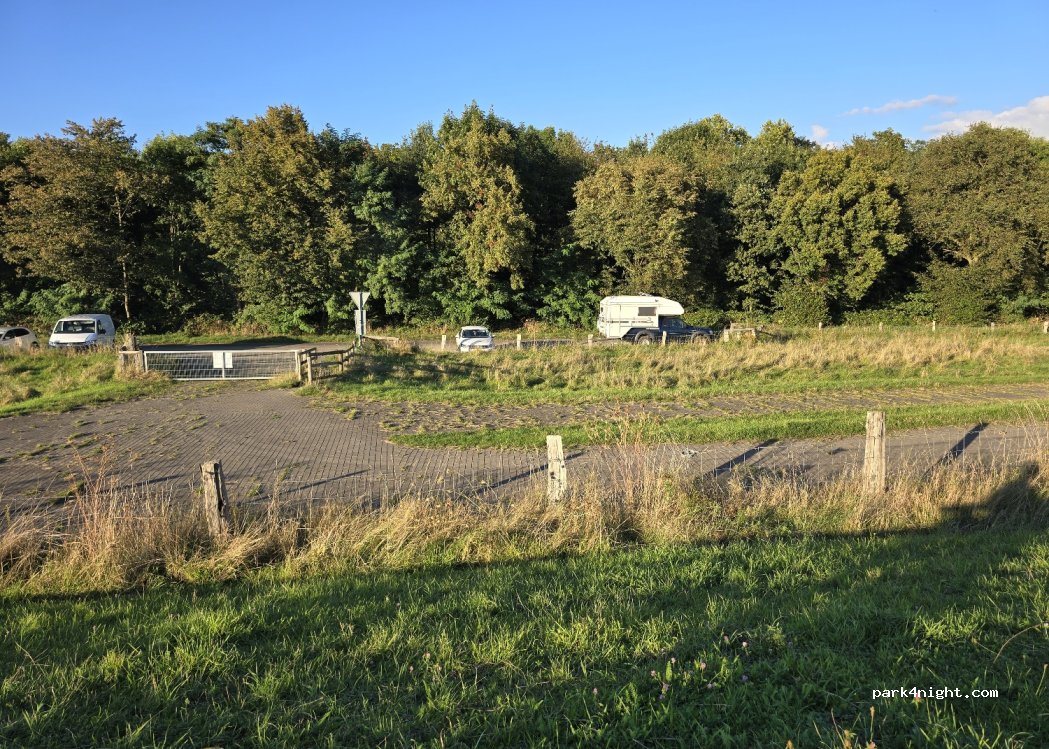 (46562) Voerde (Niederrhein) - 18 Schloßstraße — foto 2
