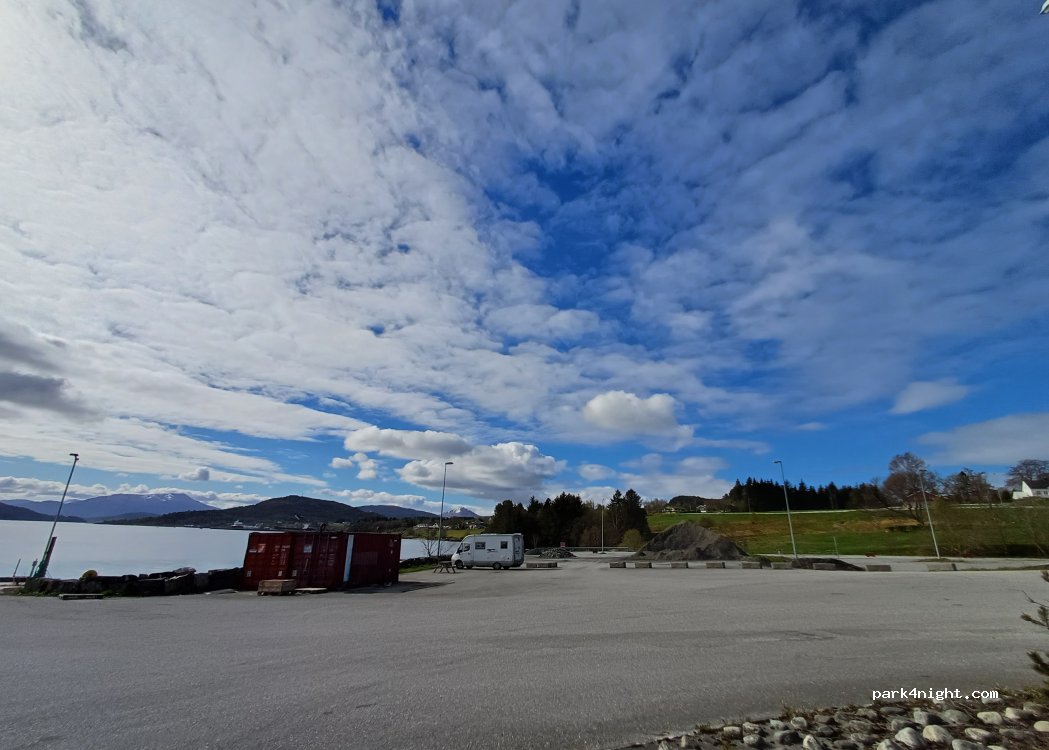 (6530) Averøy - Bremsnesveien — foto