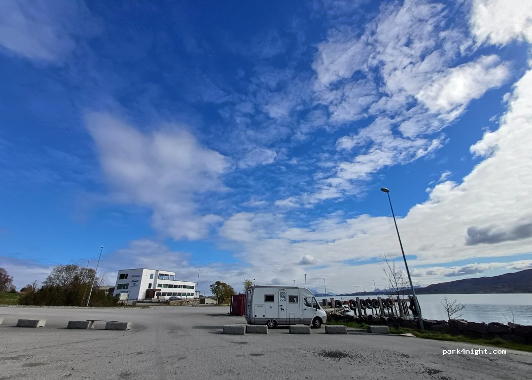 (6530) Averøy - Bremsnesveien — foto 2