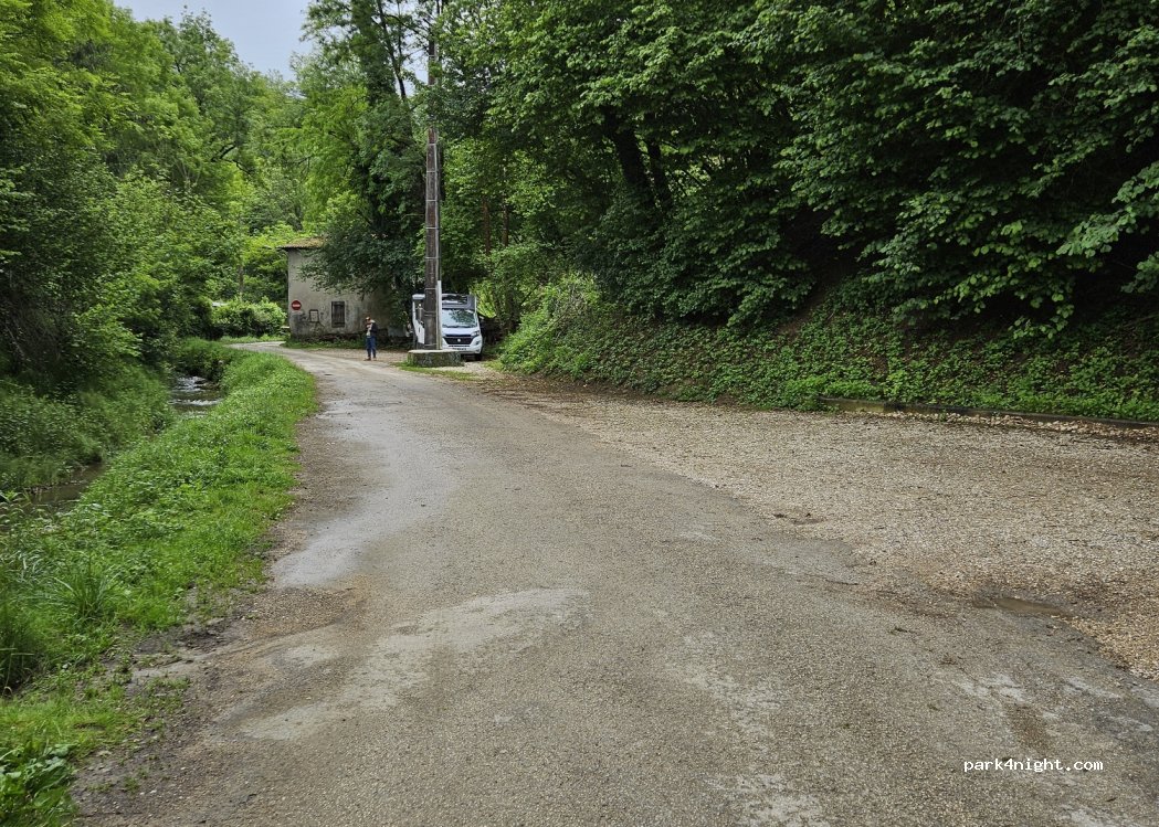 (01500) Ambérieu-en-Bugey - 211 Rue de Vareilles — foto