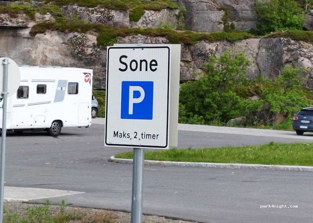 (8312) Henningsvær - 184 Primær Fylkesveg 816 — foto