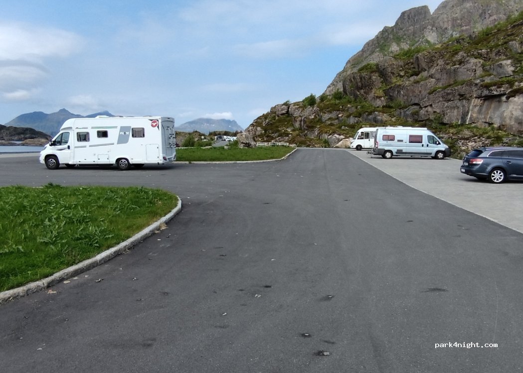 (8312) Henningsvær - 184 Primær Fylkesveg 816 — foto 2