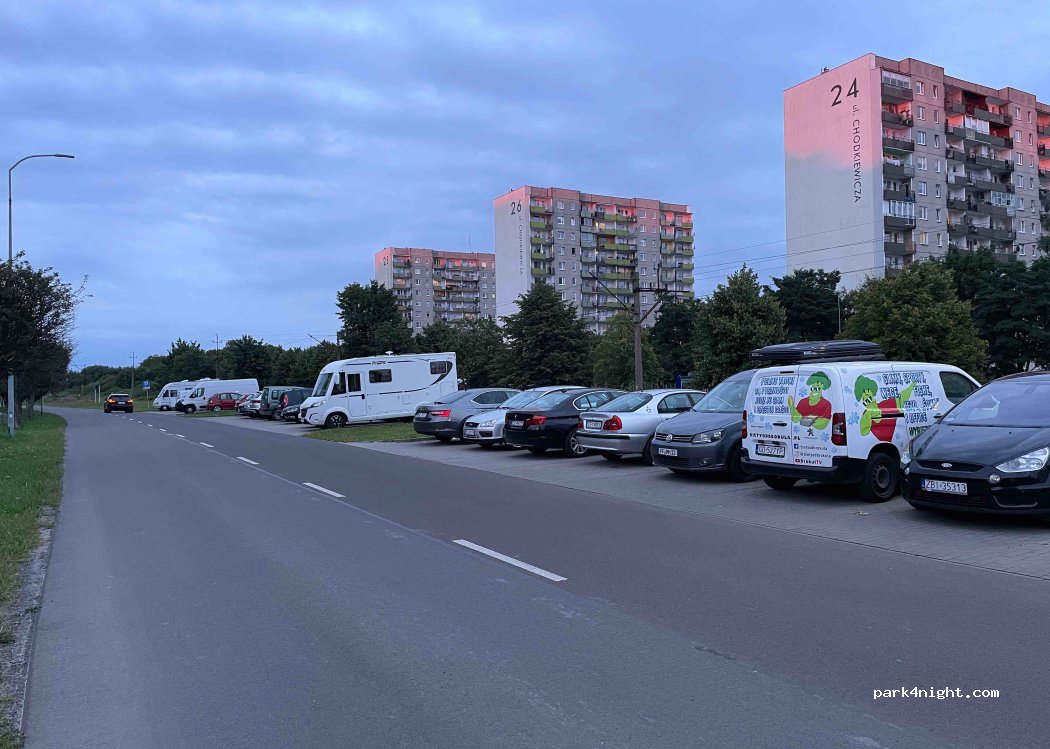 (78-100) Kołobrzeg - 18B Chodkiewicza — foto