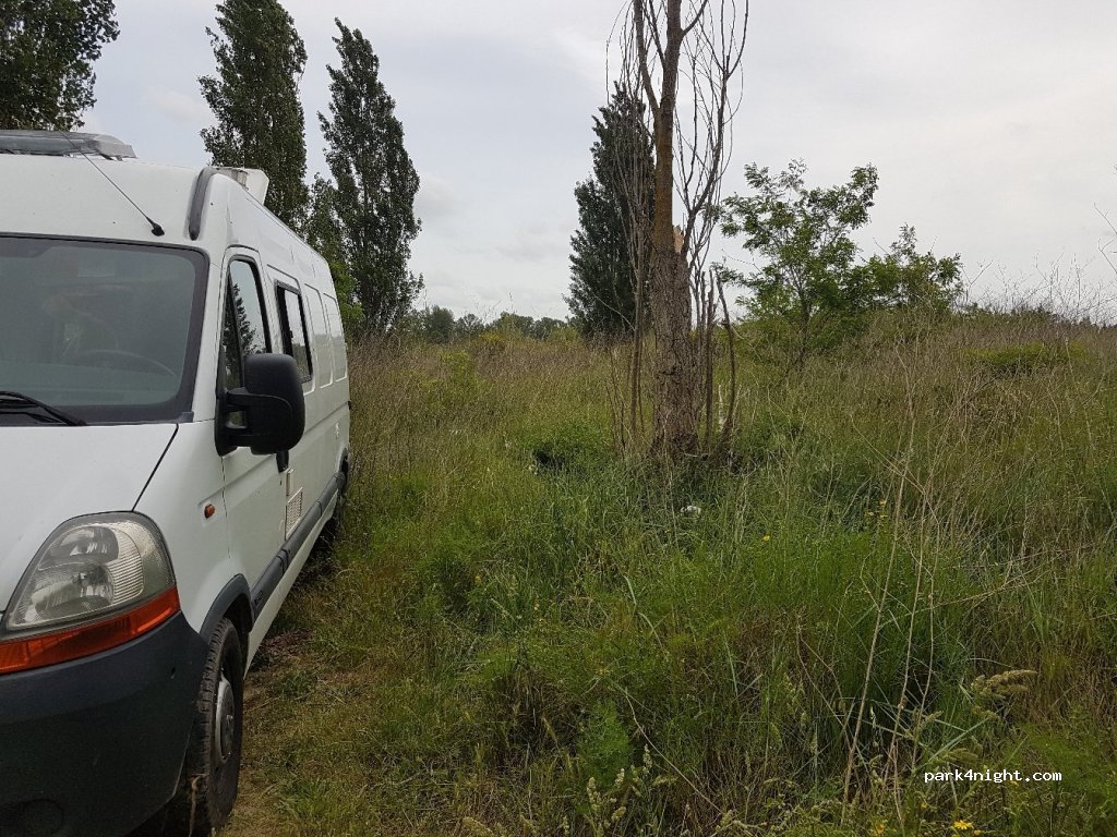 (11200) Luc-sur-Orbieu - D61 — foto