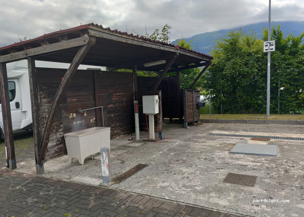 Area Sosta Camper Montereale Valcellina — foto 2