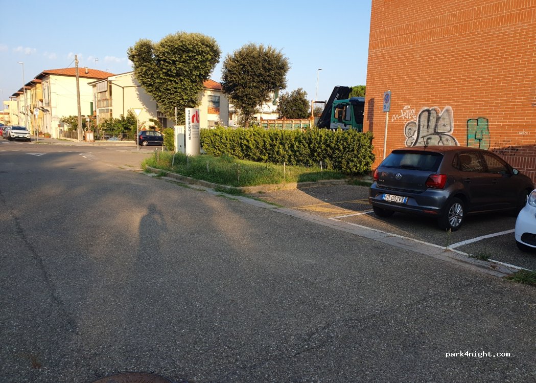 (56128) Marina di Pisa - 7 Via Flavio Andò — foto