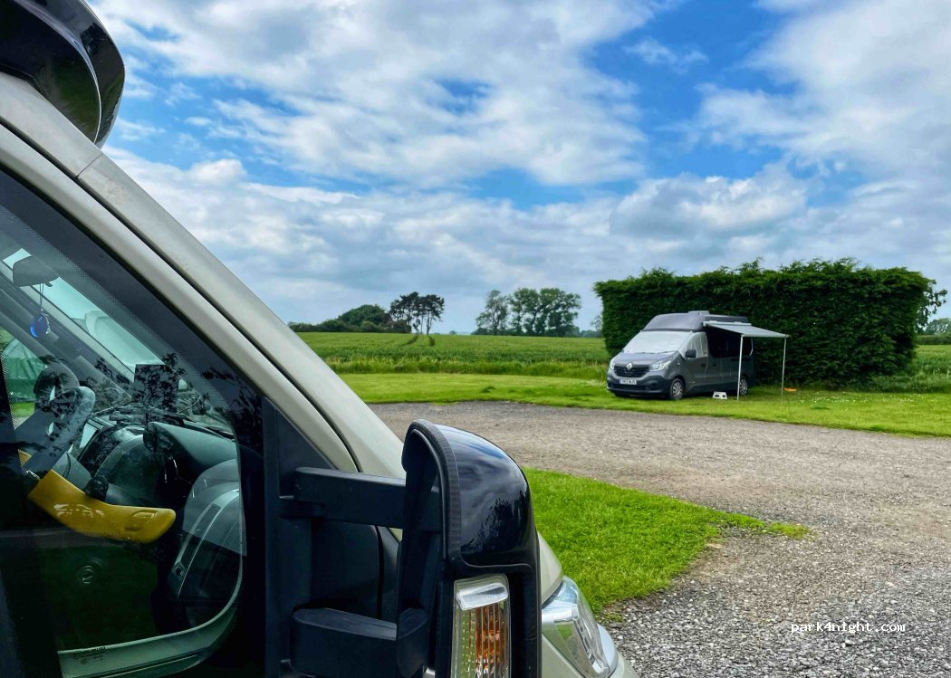 Monks' Barn Farm Caravan & Holiday cottage accommodation — foto
