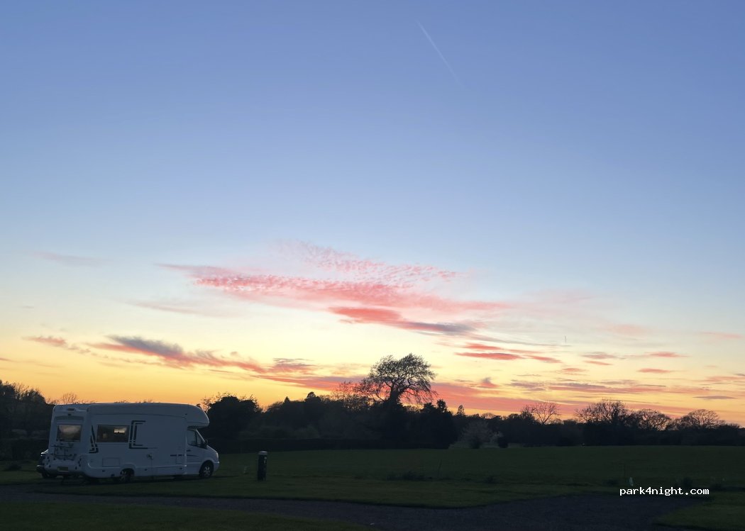 Monks' Barn Farm Caravan & Holiday cottage accommodation — foto 2