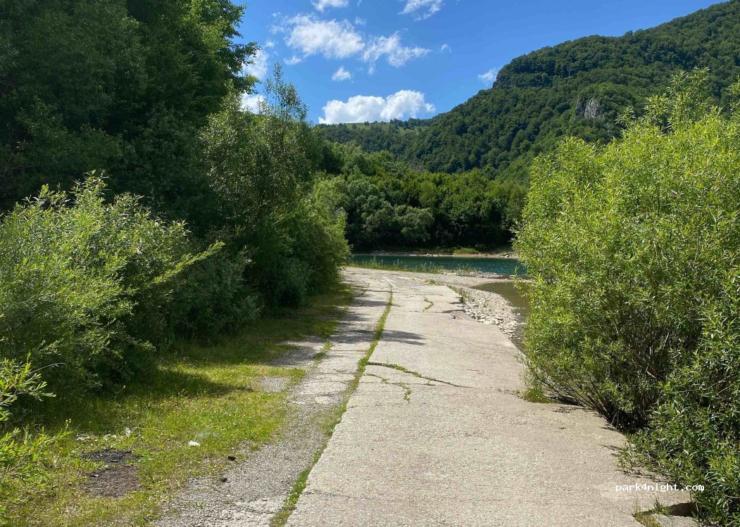 (327137) Obița - — foto