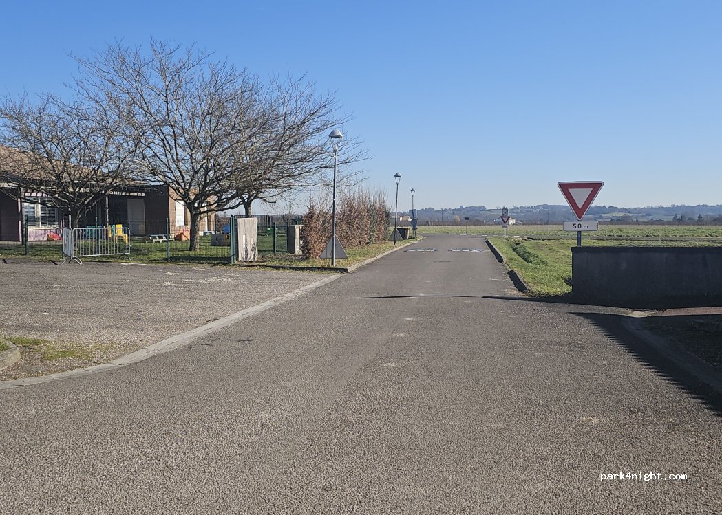 (33390) Cars - 5 bis Le Bourg — foto 3