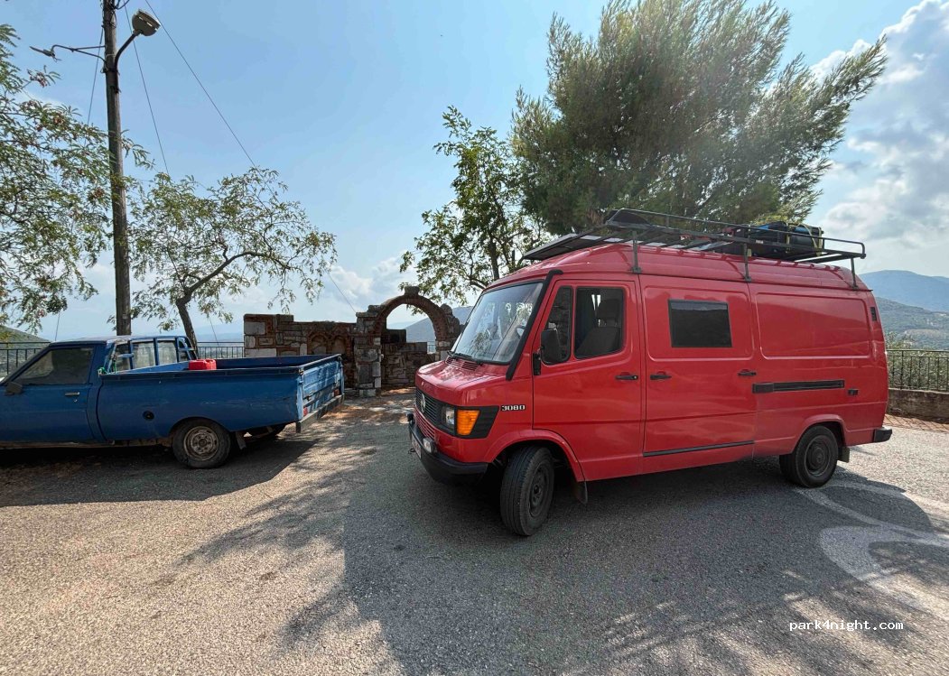 (240 02) Mavrommati - Unnamed Road — foto