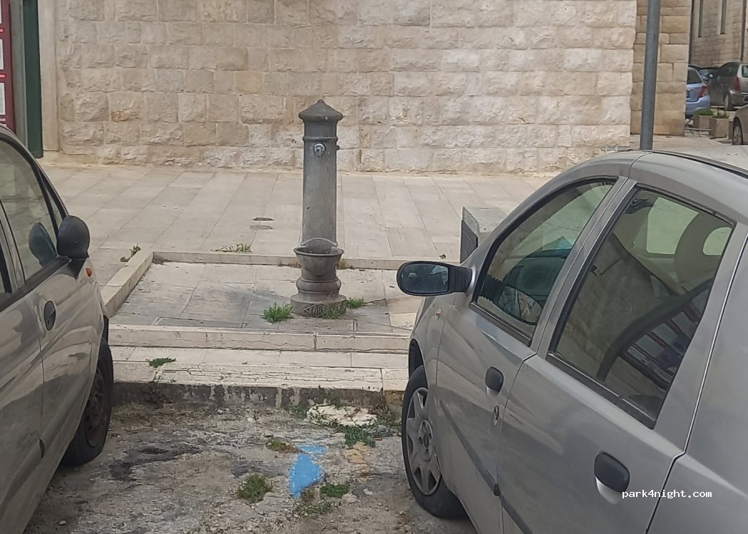 (76125) Trani - 2 Piazza Domenico Sarro — foto