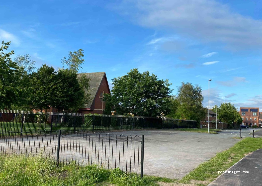 (L33 1AR) Liverpool - 13 Highfield — foto