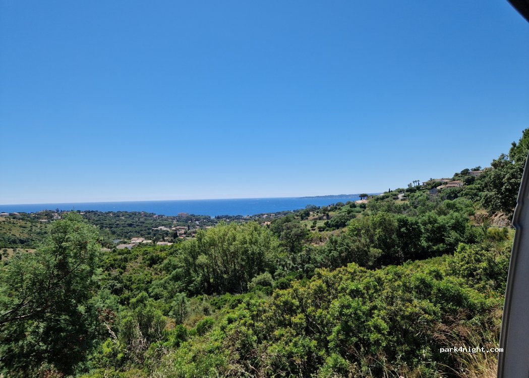 (83380) Roquebrune-sur-Argens - D8 — foto