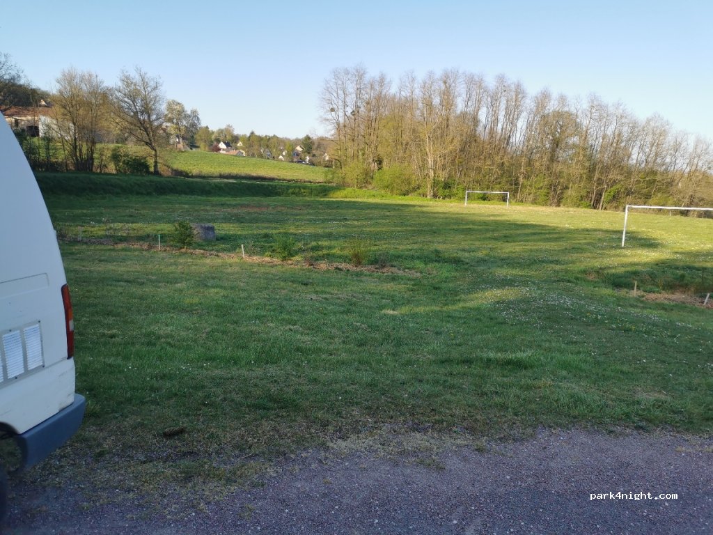 (89240) Parly - 7 Rue Saint-Laurent — foto