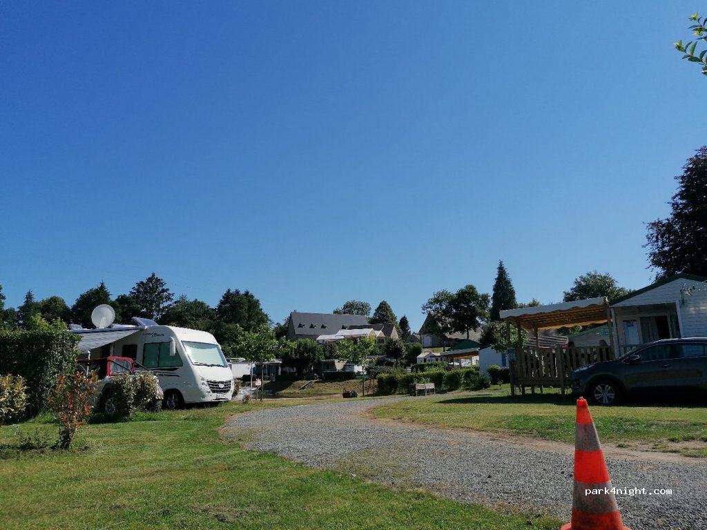 Flower Camping Le Port de Neuvic*** — foto
