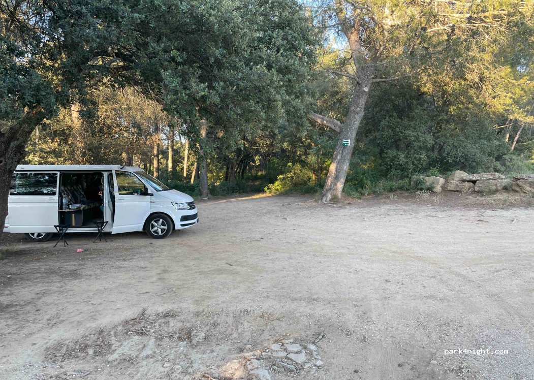 (13450) Grans - 953 Chemin des Plantades — foto