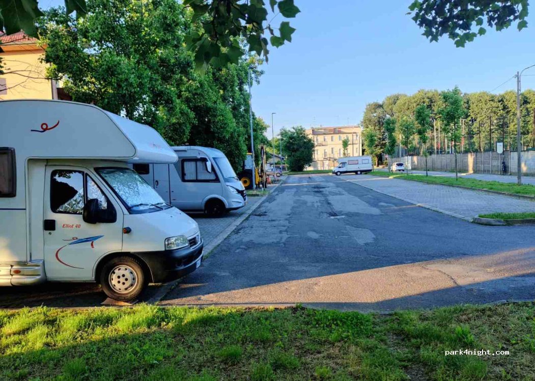 (21047) Saronno - 17 Via Giovanni Cattaneo — foto