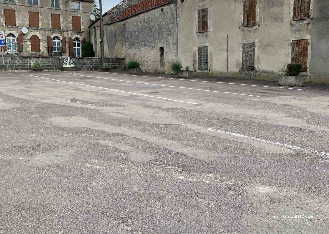 (21400) Coulmier-le-Sec - 11 Place de l'Église — foto
