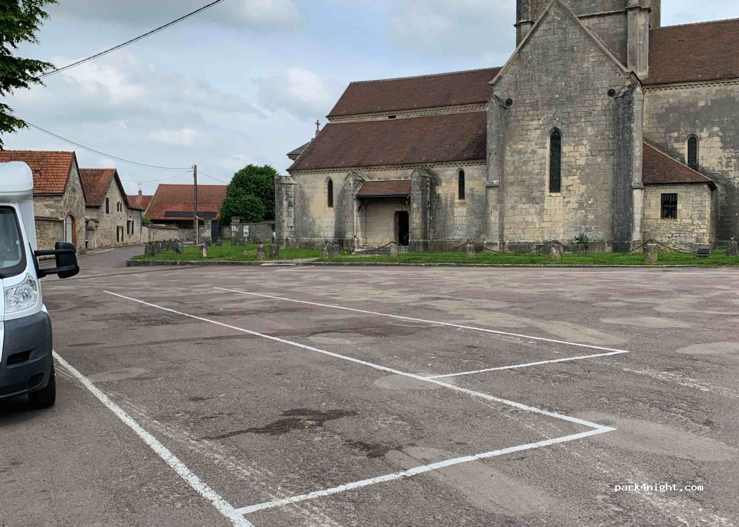 (21400) Coulmier-le-Sec - 11 Place de l'Église — foto 2