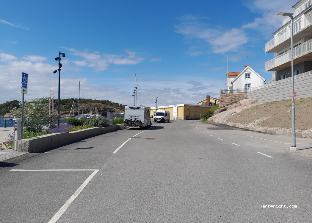 (457 40) Fjällbacka - 2 TRAPPGATAN — foto