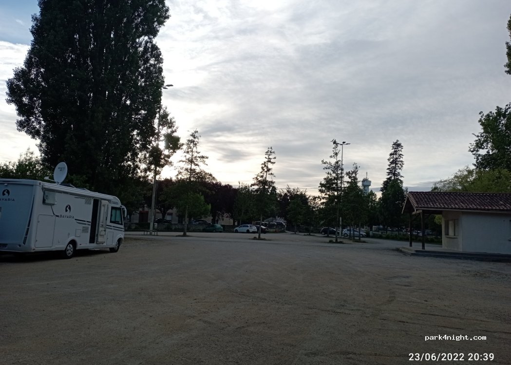 (86190) Vouillé - Rue Clovis — foto 2