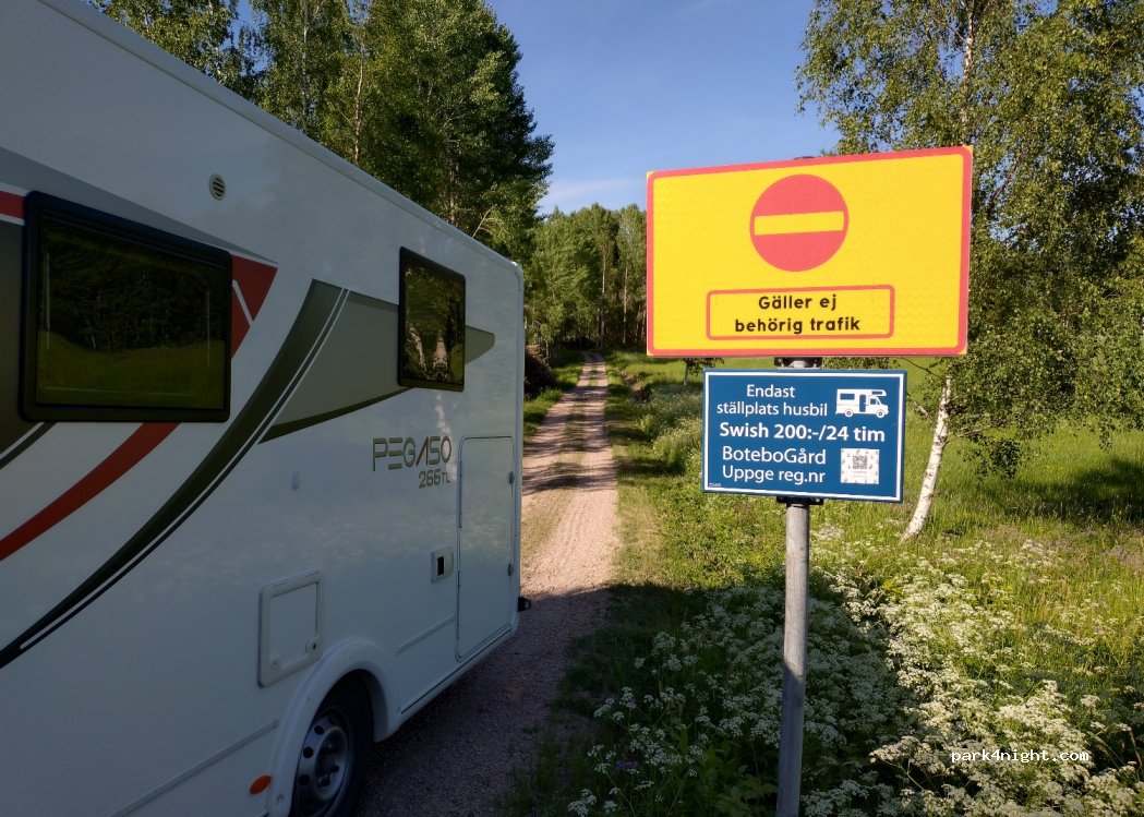 (733 99) Möklinta - Unnamed Road — foto 4