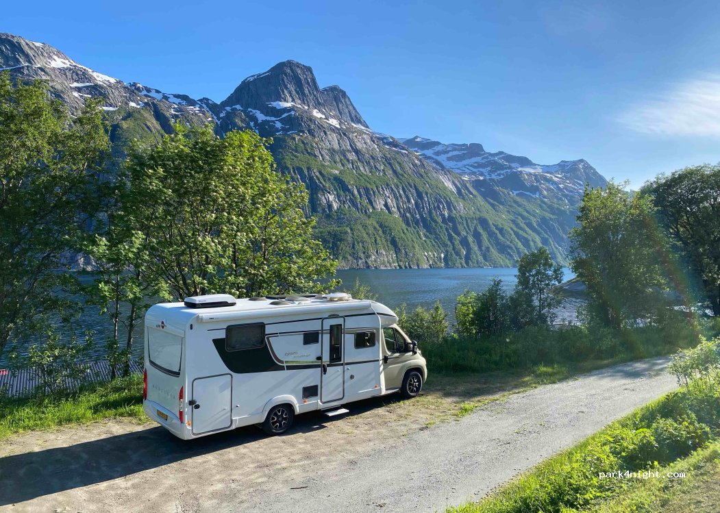 (8160) Glomfjord - 62 Glomveien — foto