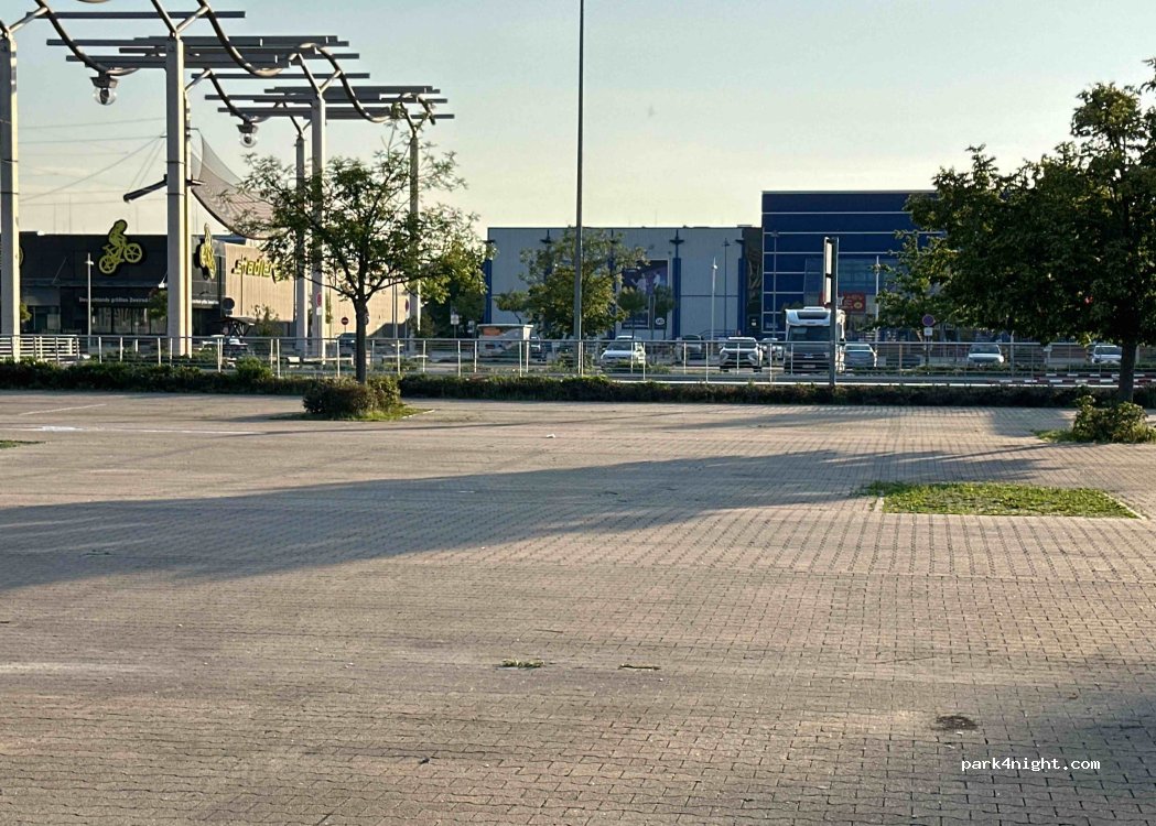(06237) Leuna - Unnamed Road — foto 3