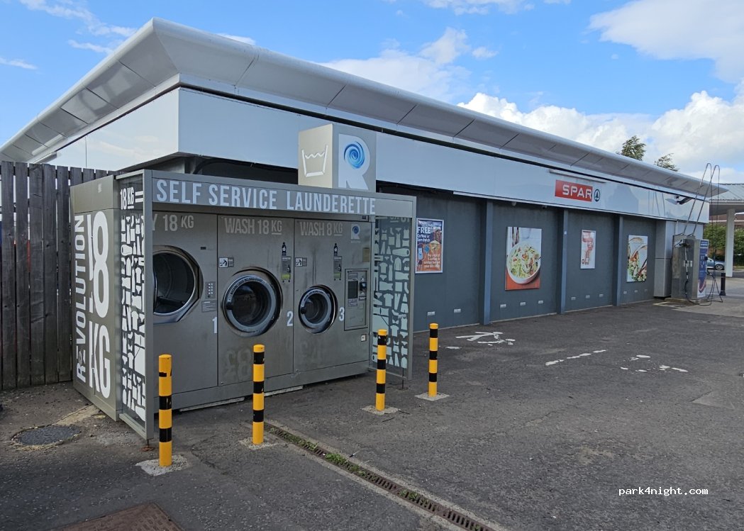 (DD8 2HA) Forfar - 3 Academy Street — foto