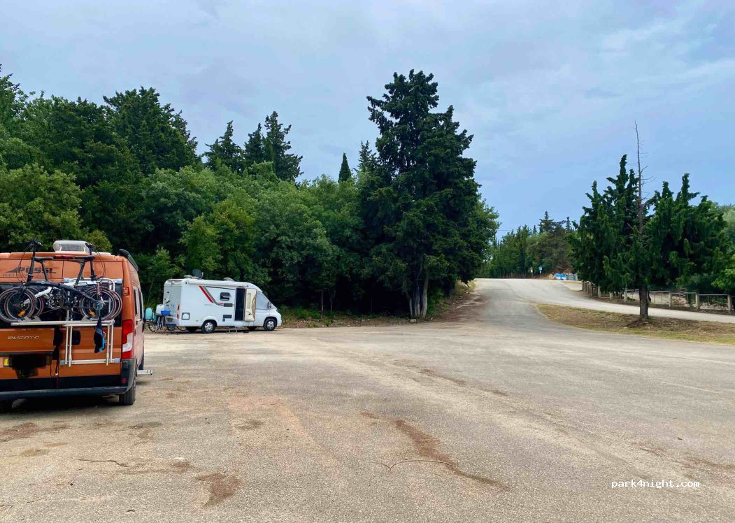 (461 00) Syvota - Unnamed Road — foto