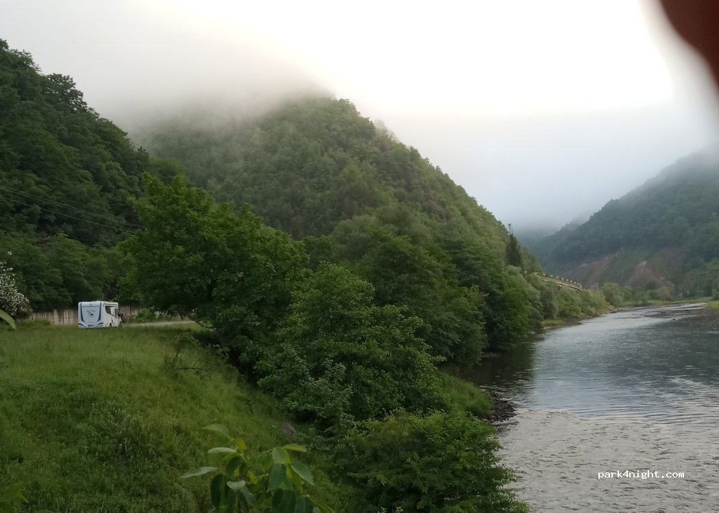 (555705) Râul Vadului - Strada Surului — foto