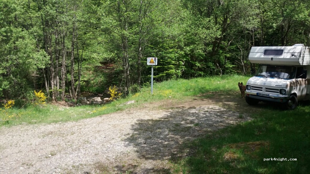 (15270) Champs-sur-Tarentaine-Marchal - Unnamed Road — foto