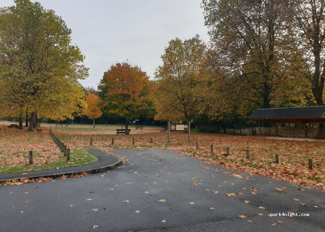 (37500) Saint-Benoît-la-Forêt - 8 Le Bourg — foto 2