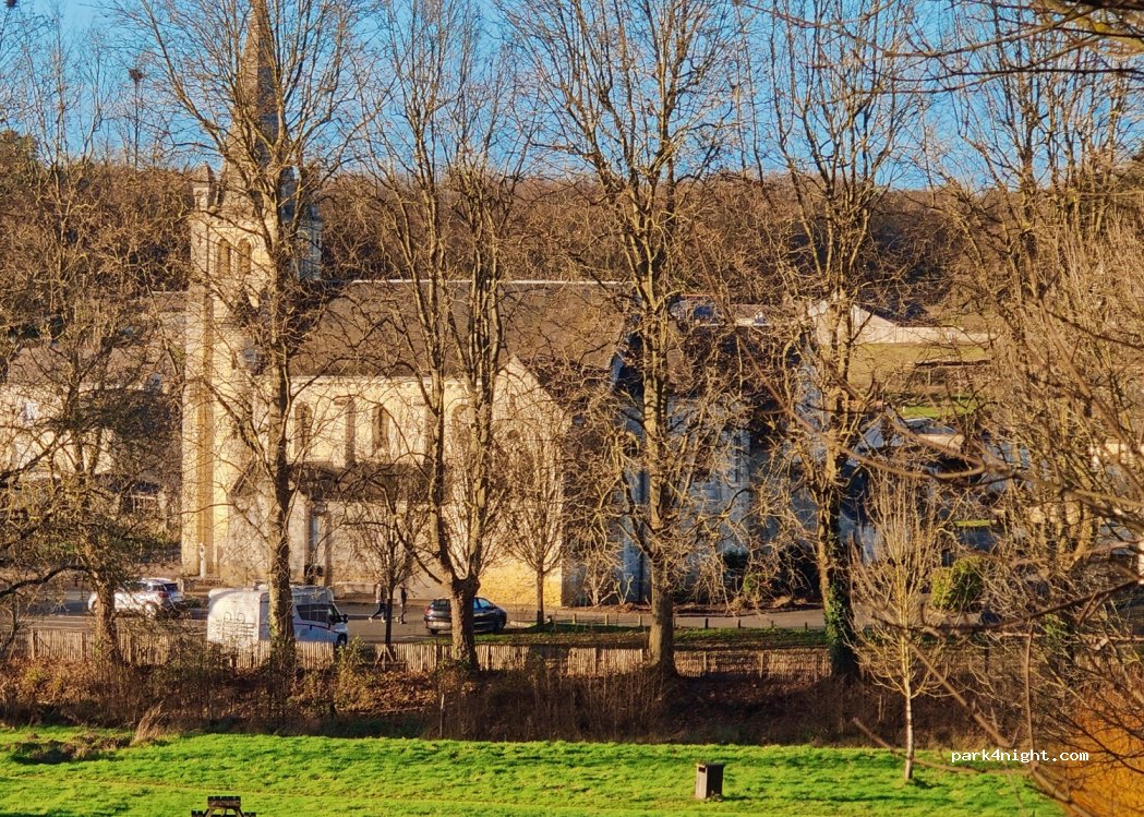 (37500) Saint-Benoît-la-Forêt - 8 Le Bourg — foto 4