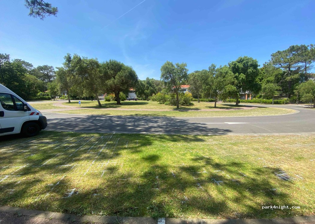 (40150) Soorts-Hossegor - 10 Place des Fourmis — foto