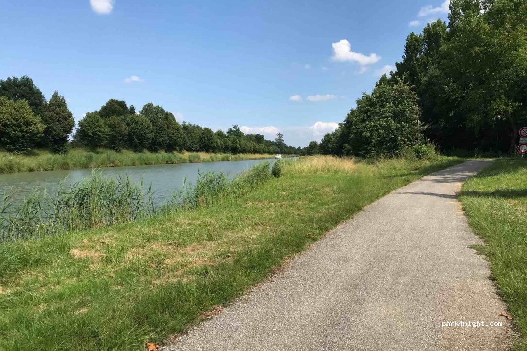 (82360) Lamagistère - Voie Verte du Canal des Deux Mers — foto 2