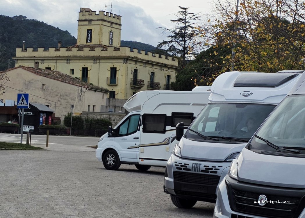 Àrea Autocaravanes Besalú — foto 4