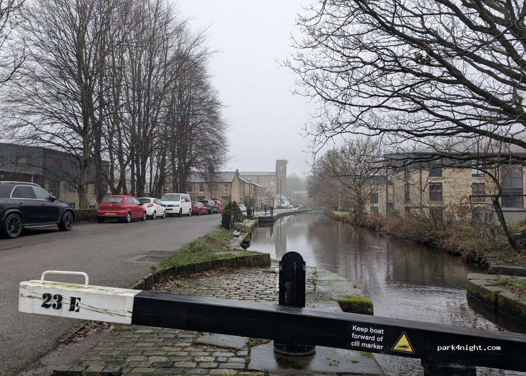 (HD7 5AR) Slaithwaite - 45 Old Bank — foto 2