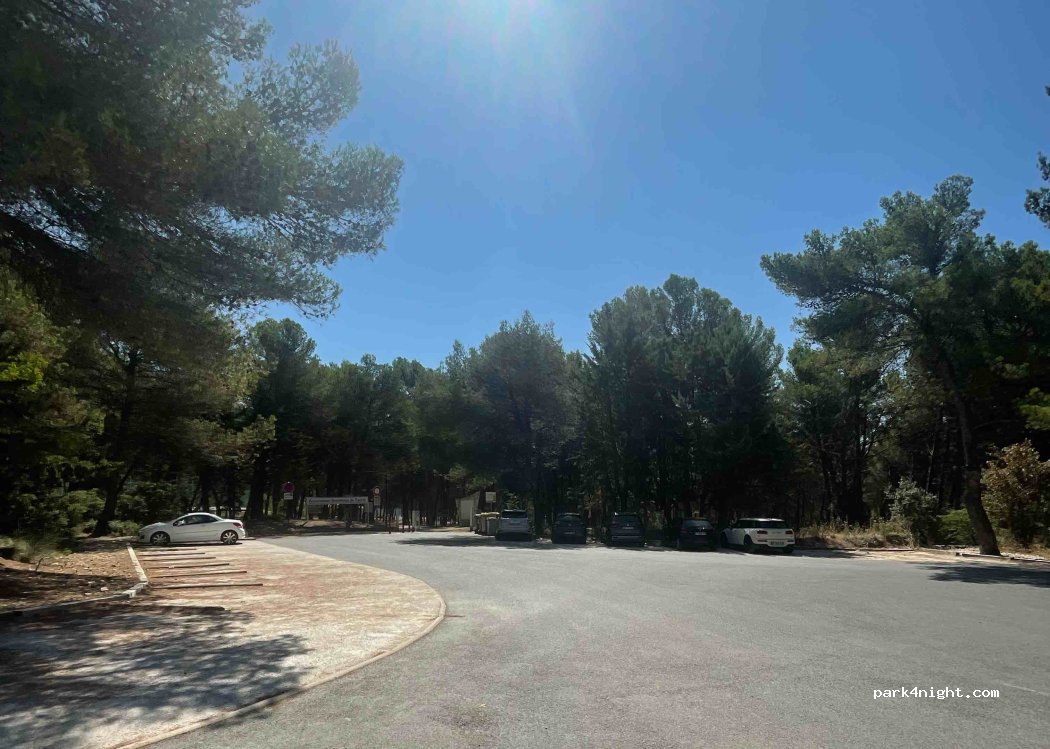 (13770) Venelles - Chem. du Collet Redon — foto 2