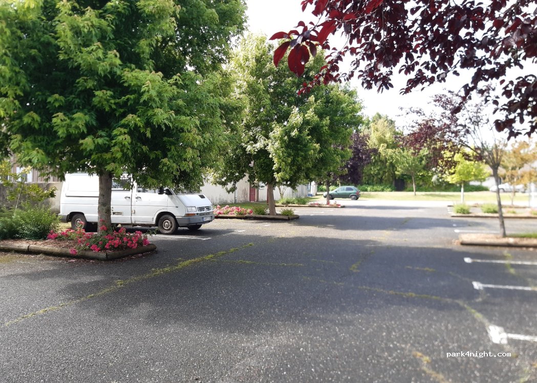 (33430) Saint-Côme - 5 Le Bourg — foto