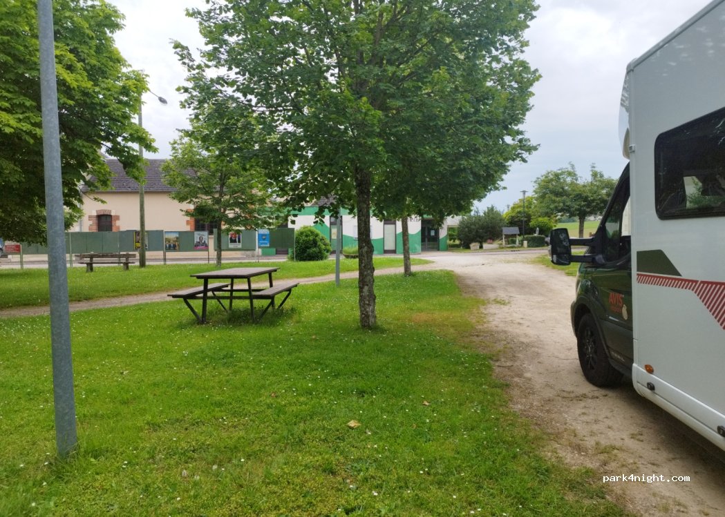 (18300) Gardefort - 2 Rue Grand Rue — foto 2