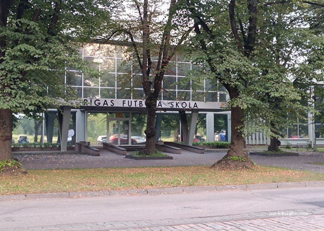 (1048) Rīga - 18 Uzvaras bulvāris — foto 3