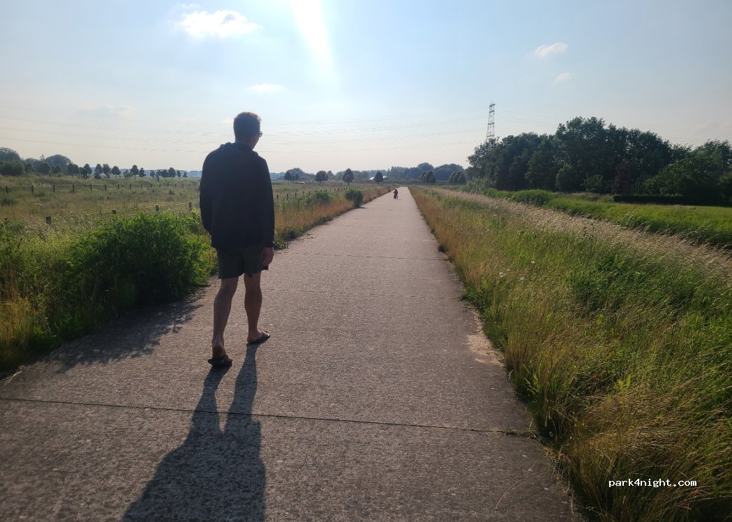 (6661 NW) Elst - 12 De Park — foto