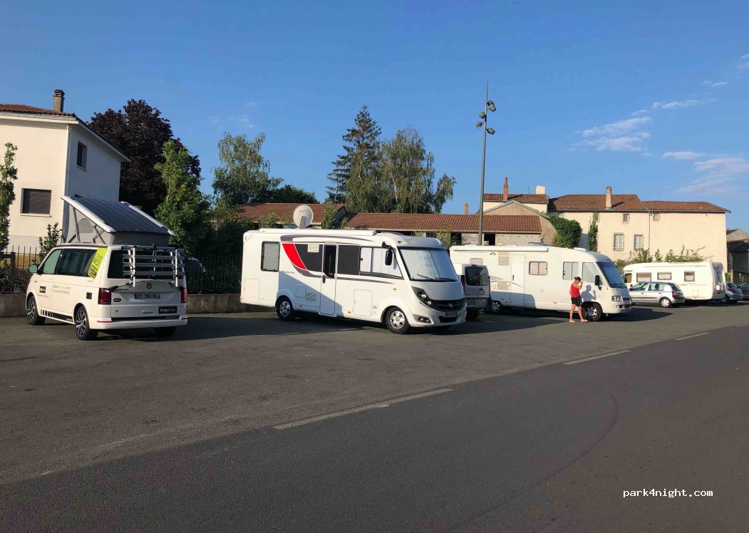 (79200) Parthenay - Rue Baptiste Marcet — foto